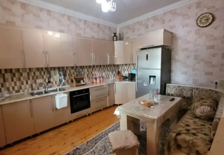 8 otaqlı mənzil , Gəncə