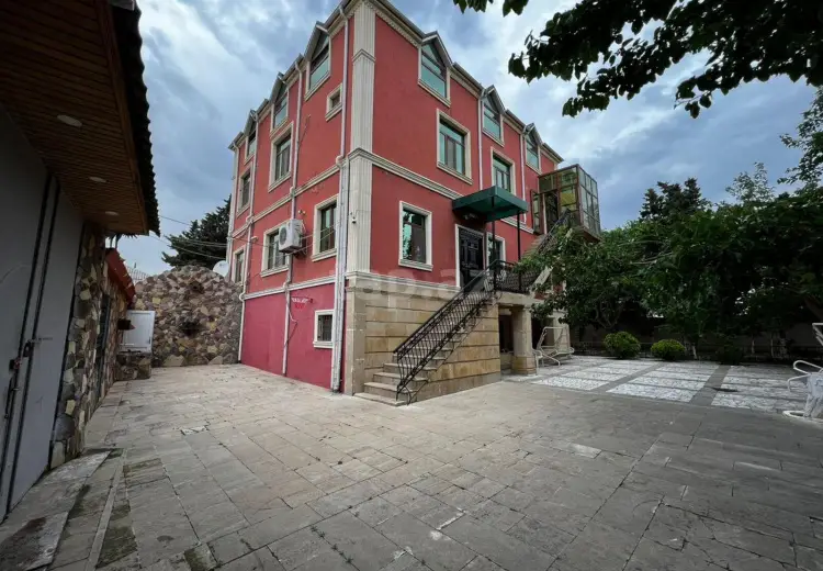 6 otaqlı mənzil , Bakı