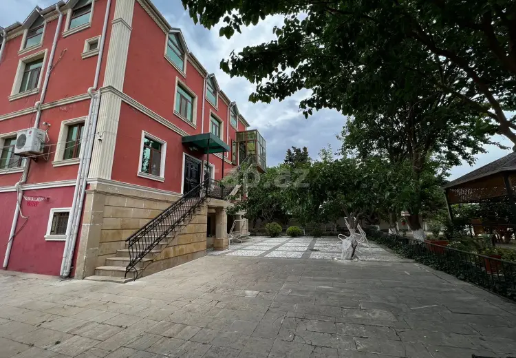 6 otaqlı mənzil , Bakı