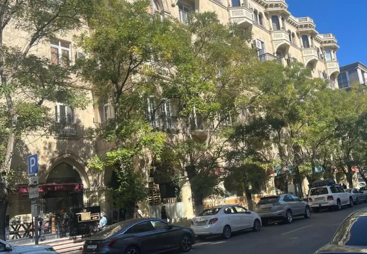 219 m² Obyekt / Ofis Satılır, Səbail, Bakı
