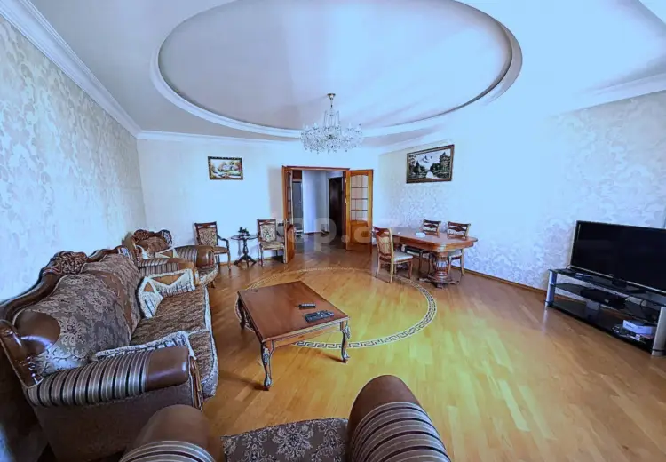 4 otaqlı mənzil , Bakı