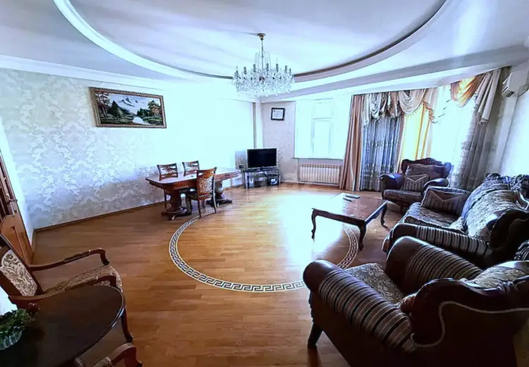 4 otaqlı mənzil , Bakı