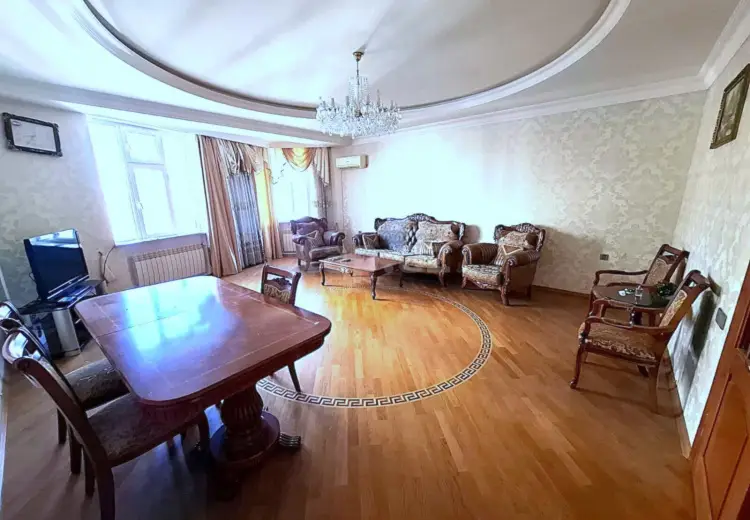 4 otaqlı mənzil , Bakı