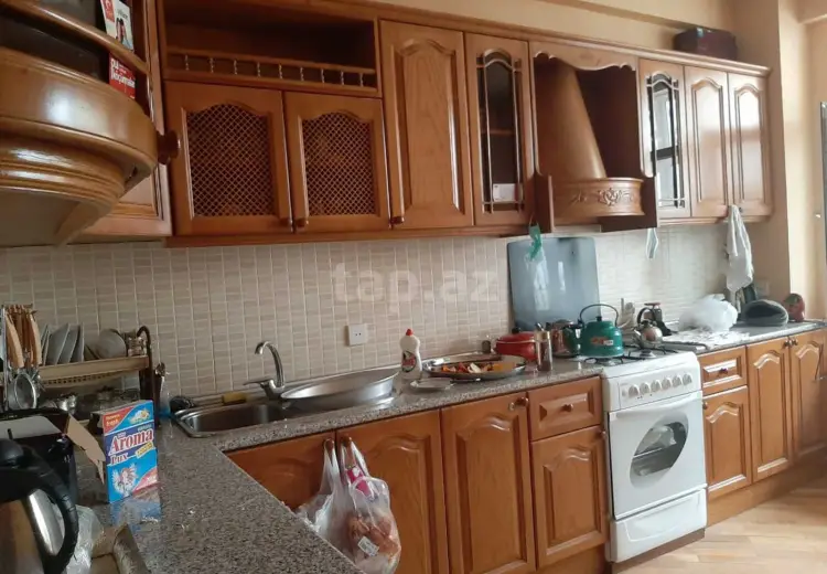 4 otaqlı mənzil , Bakı