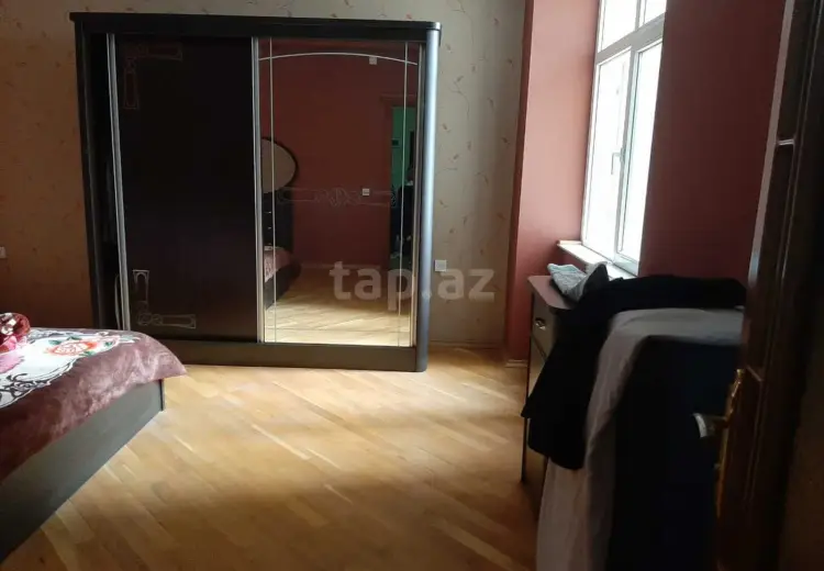 4 otaqlı mənzil , Bakı