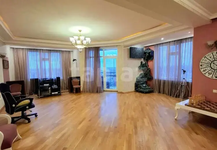 5 otaqlı mənzil , Bakı