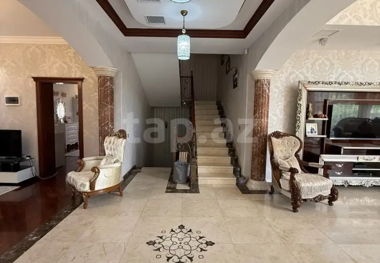 8 otaqlı mənzil , Bakı
