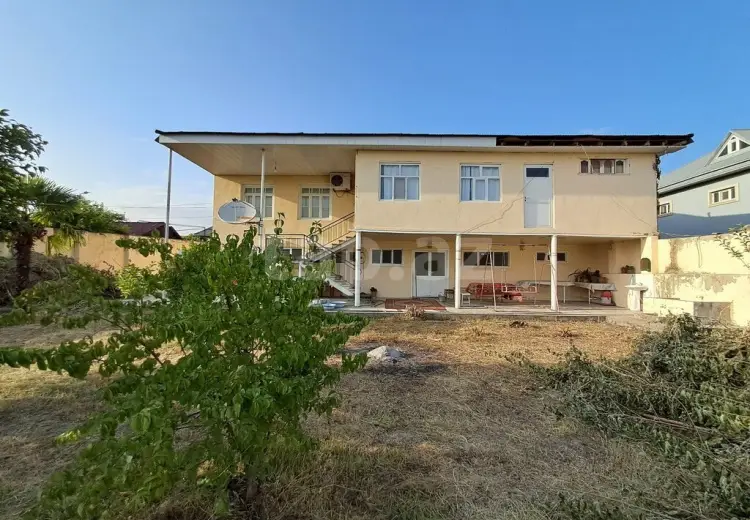 6 otaqlı mənzil , Şəki