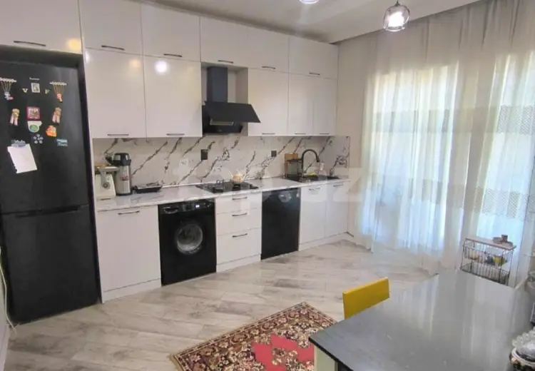 4 otaqlı mənzil , Bakı
