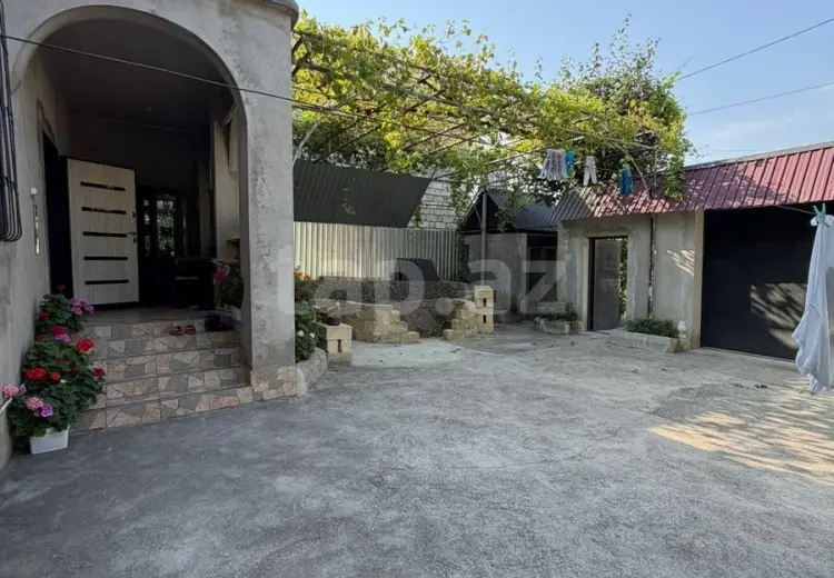 6 otaqlı mənzil , Qusar