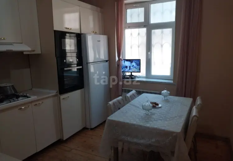 6 otaqlı mənzil , Badamdar qəs., Səbail, Bakı