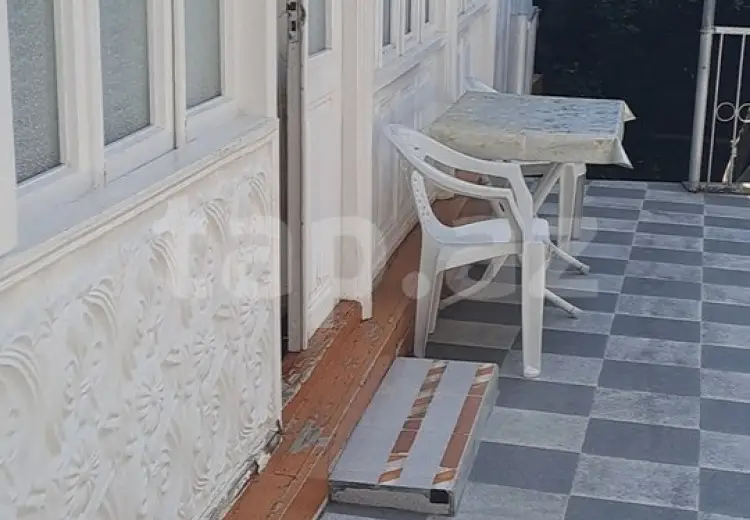 4 otaqlı mənzil , Şəki