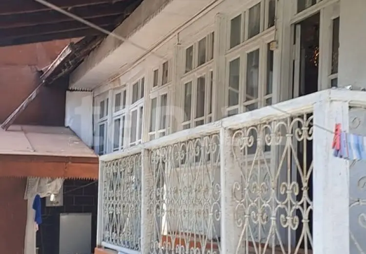 4 otaqlı mənzil , Şəki