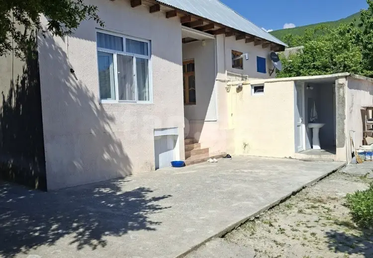 4 otaqlı mənzil , Şəki