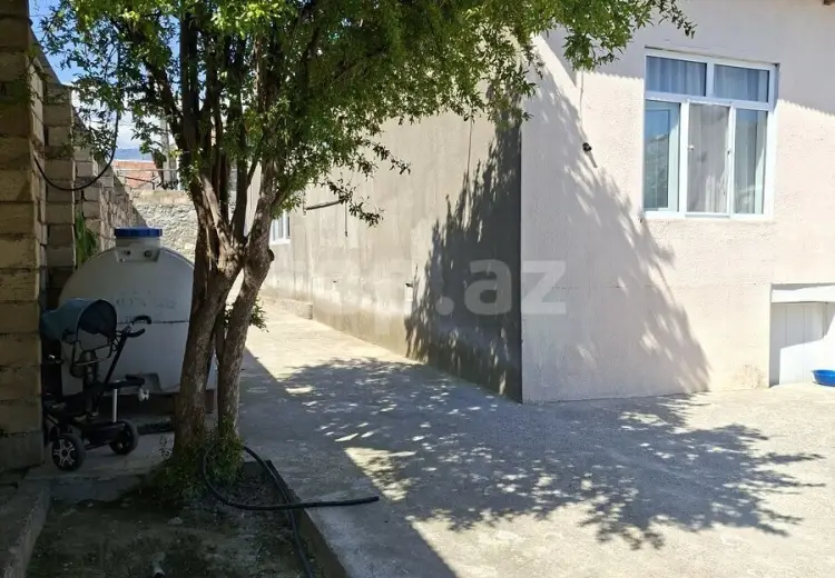 4 otaqlı mənzil , Şəki
