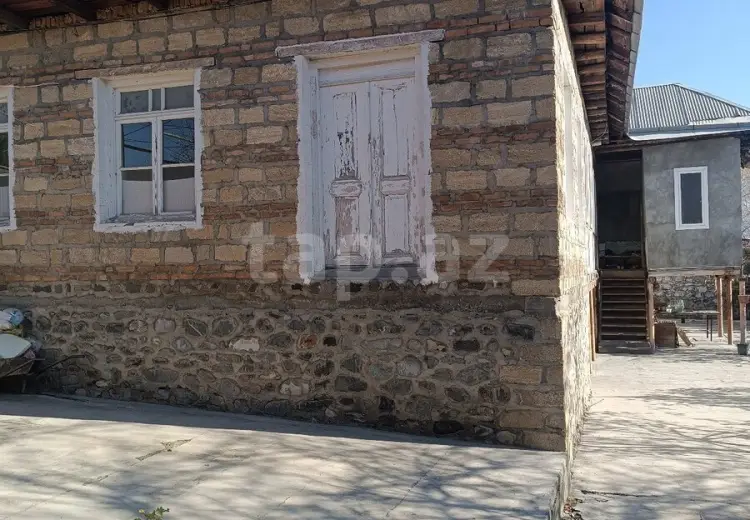 3 otaqlı mənzil , Şəki