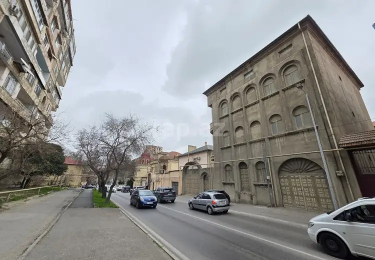 10 otaqlı mənzil , Bakı