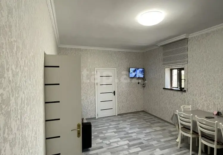 7 otaqlı mənzil , Bakı