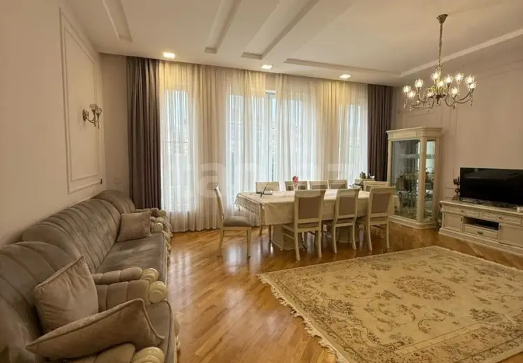 6 otaqlı mənzil , Xırdalan