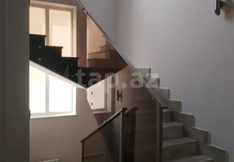 6 otaqlı mənzil , Xırdalan