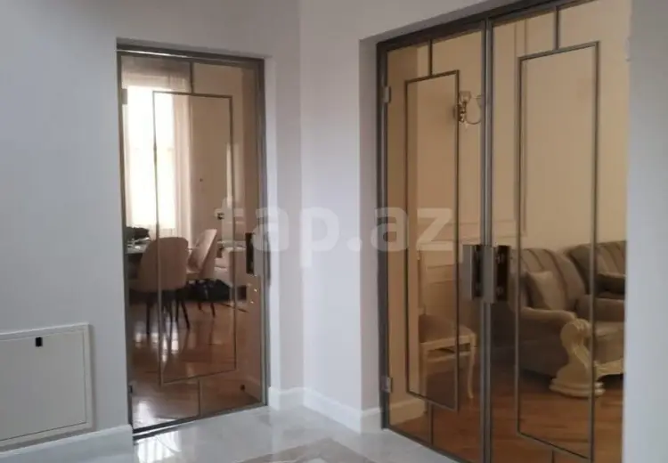 6 otaqlı mənzil , Xırdalan