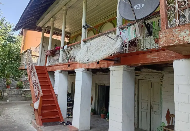 5 otaqlı mənzil , Şəki