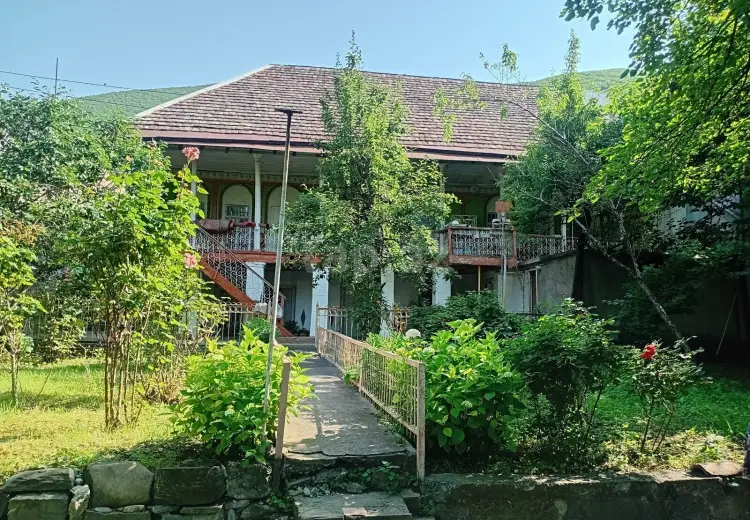 5 otaqlı mənzil , Şəki