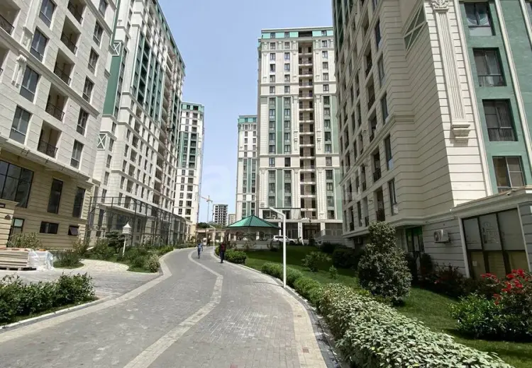 4 otaqlı mənzil , Bakı