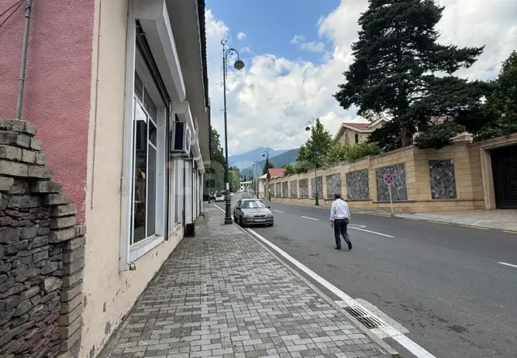 5 otaqlı mənzil , Oğuz