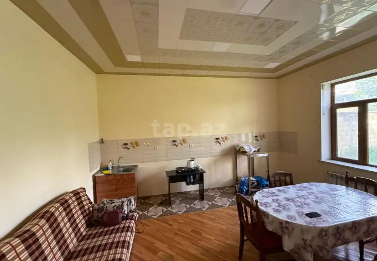 5 otaqlı mənzil , Oğuz