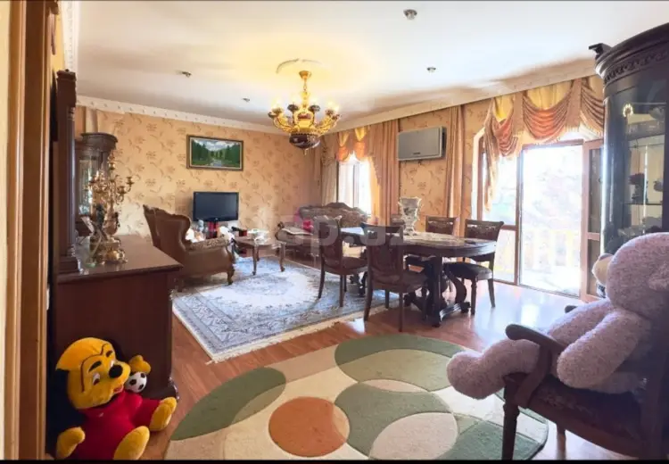 7 otaqlı mənzil , Bakı