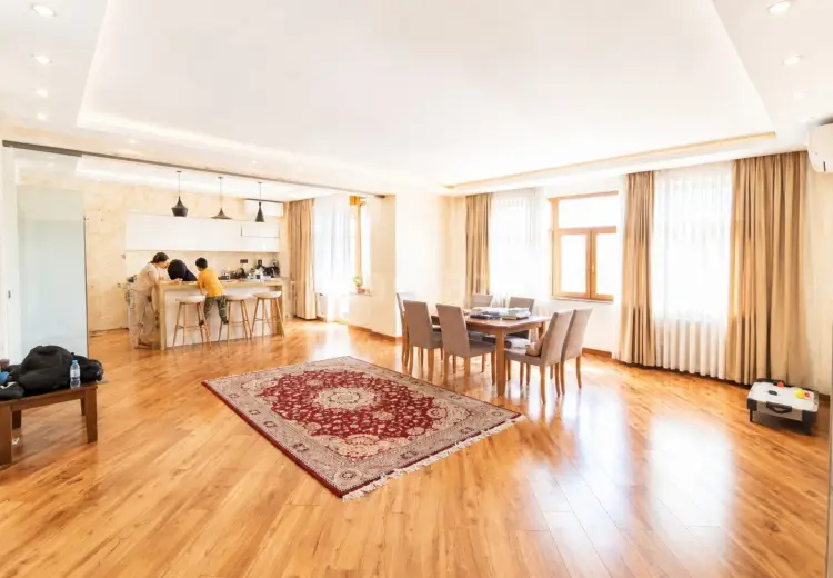 4 otaqlı mənzil , Bakı