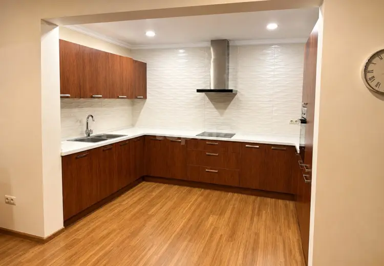3 otaqlı mənzil , Bakı