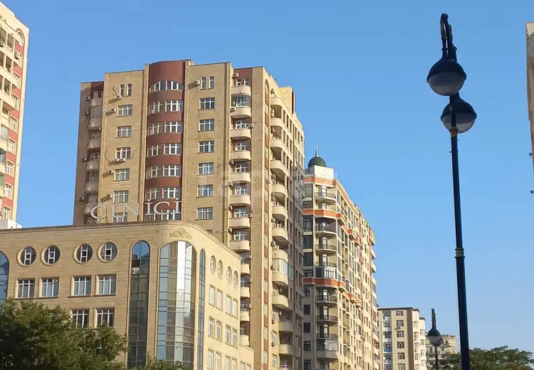4 otaqlı mənzil , Bakı