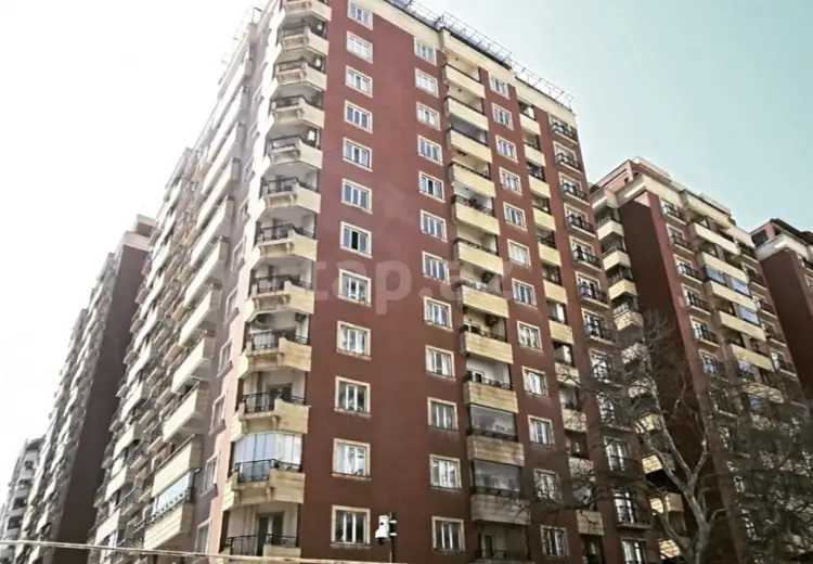 4 otaqlı mənzil , Bakı