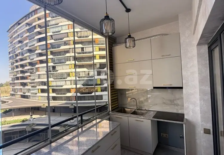 6 otaqlı mənzil , Bakı