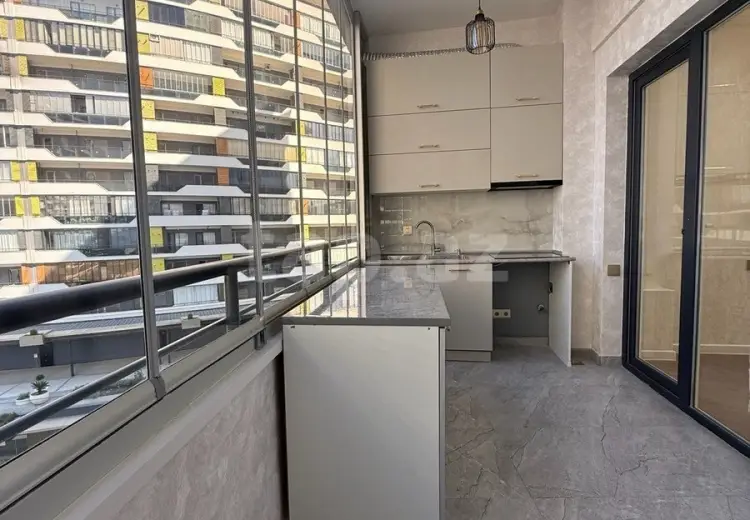 6 otaqlı mənzil , Bakı