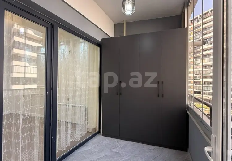6 otaqlı mənzil , Bakı