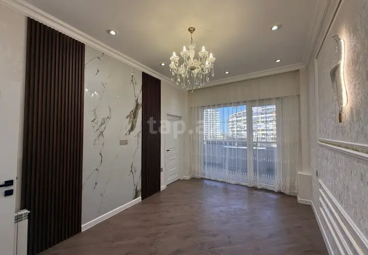 6 otaqlı mənzil , Bakı