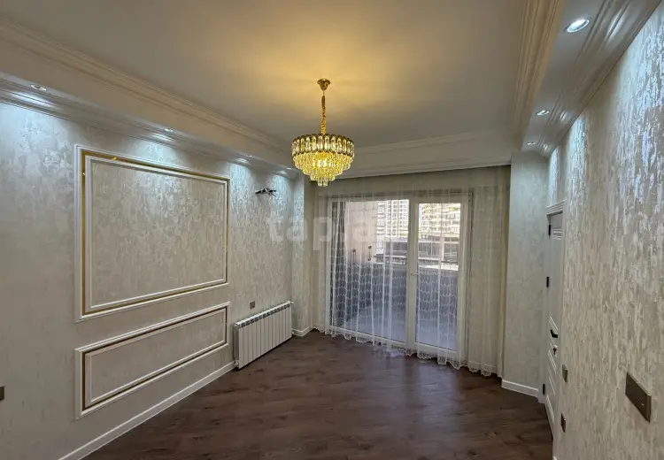 6 otaqlı mənzil , Bakı