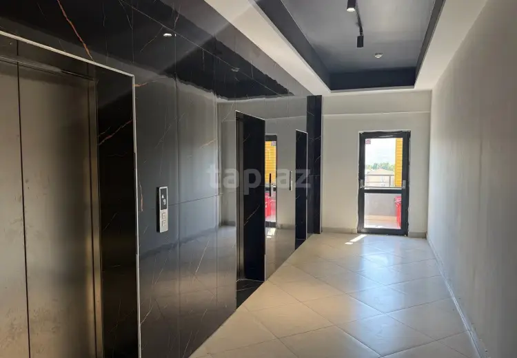 6 otaqlı mənzil , Bakı