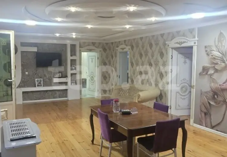 6 otaqlı mənzil , Gəncə