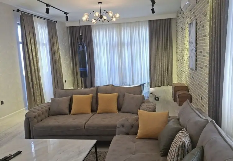 6 otaqlı mənzil Satılır, Badamdar qəs., Səbail, Bakı