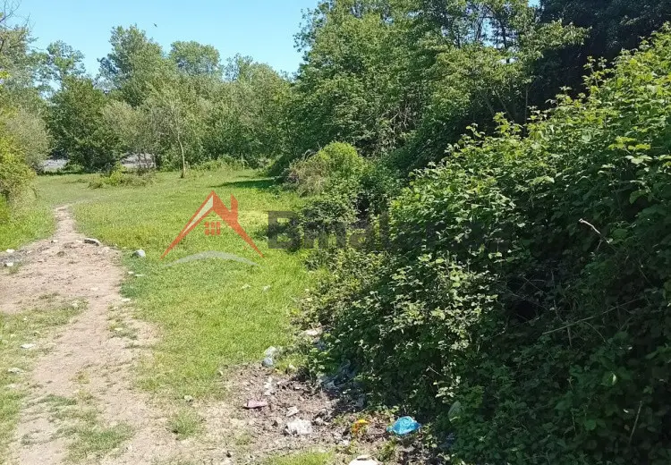 38 sot Torpaq Satılır, Oğuz