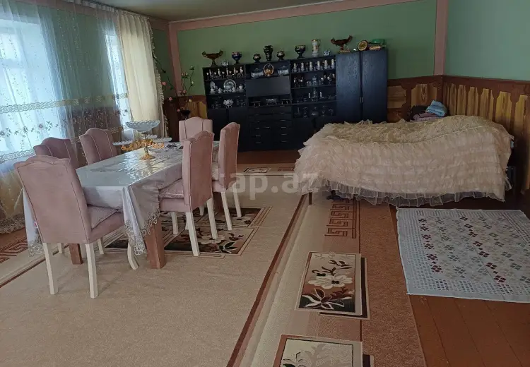 8 otaqlı mənzil , Gədəbəy