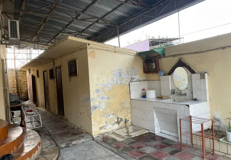 6 otaqlı mənzil , Bakı