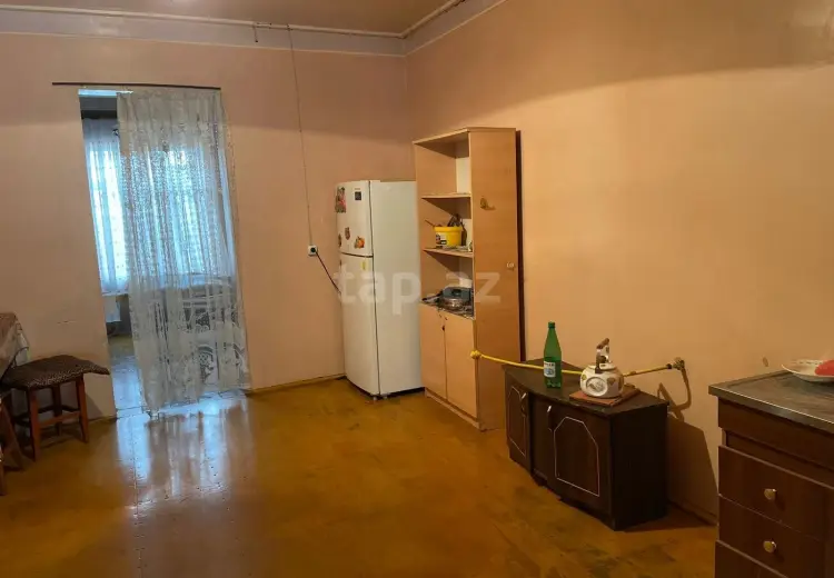 6 otaqlı mənzil , Bakı