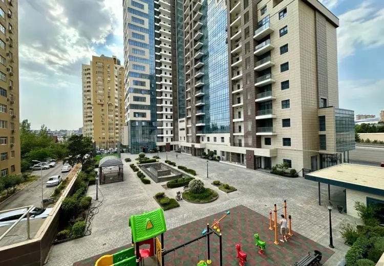 4 otaqlı mənzil , Bakı