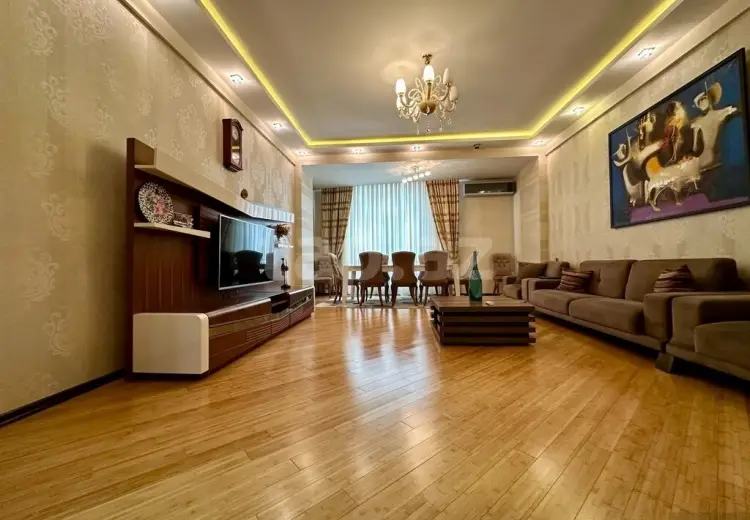 4 otaqlı mənzil , Bakı