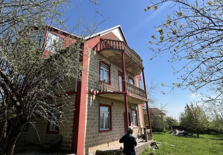 8 otaqlı mənzil Satılır, Şamaxı